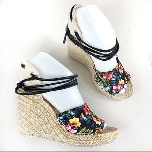 Dolce Vita Wedge Floral Vamp Size 8
